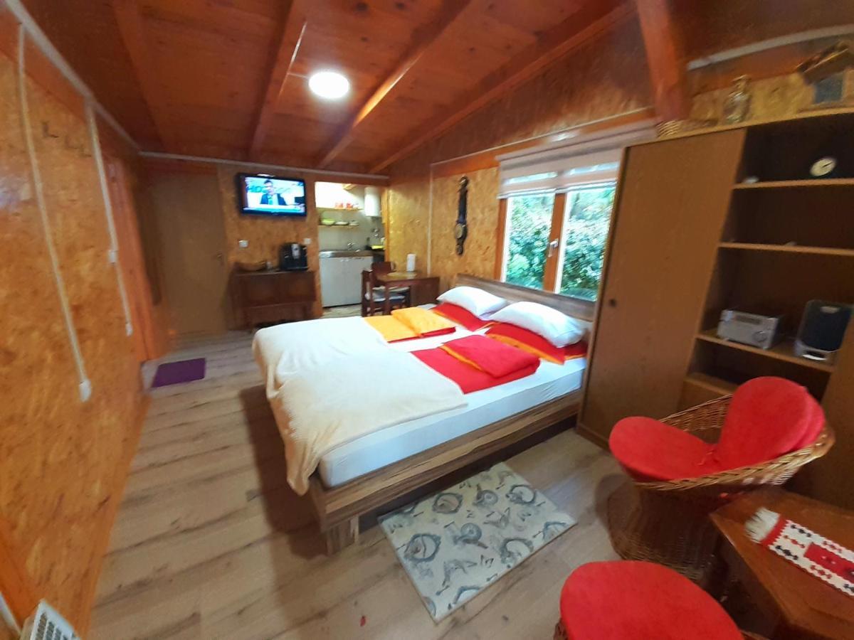 Obiteljski Apartman Borovi Visoko Exterior photo